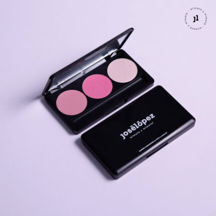 Paleta Trío COLD de Mímate y Mímate con dos coloretes rosados y un iluminador